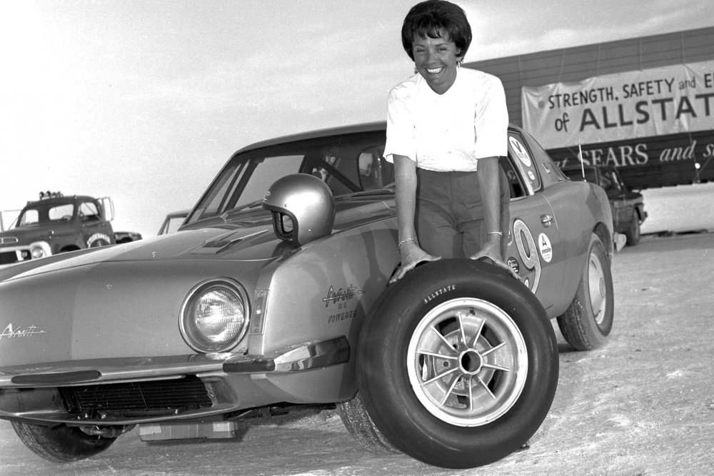 Paula Murphy number 9 avanti at bonneville.jpg