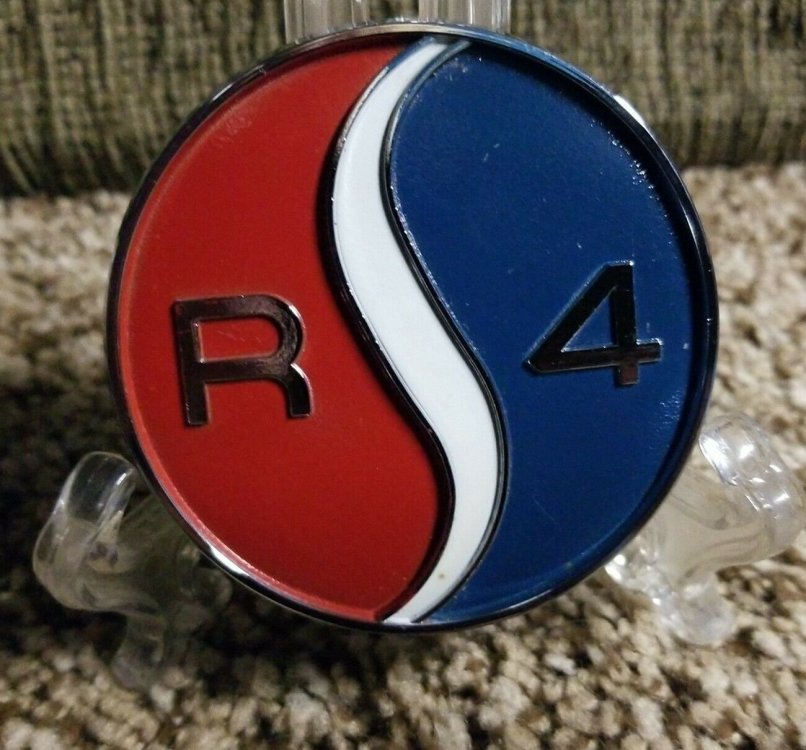 '64 R4 grille emblem.jpg