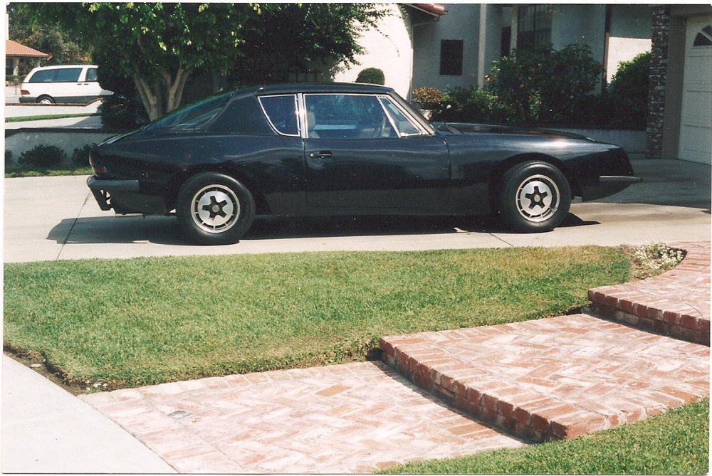 black avanti 1.jpg